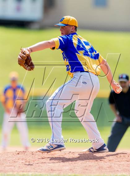 Thumbnail 2 in Blanco vs Natalia (3A Bi-district playoffs) photogallery.