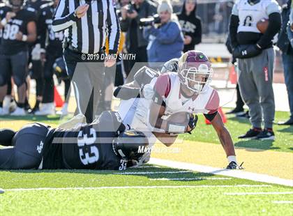 Thumbnail 1 in De Smet Jesuit @ Raymore-Peculiar (MSHSAA Class 6 Semifinal) photogallery.
