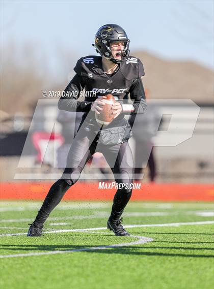 Thumbnail 1 in De Smet Jesuit @ Raymore-Peculiar (MSHSAA Class 6 Semifinal) photogallery.
