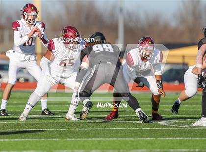 Thumbnail 1 in De Smet Jesuit @ Raymore-Peculiar (MSHSAA Class 6 Semifinal) photogallery.