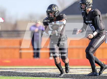 Thumbnail 2 in De Smet Jesuit @ Raymore-Peculiar (MSHSAA Class 6 Semifinal) photogallery.