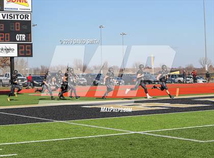Thumbnail 1 in De Smet Jesuit @ Raymore-Peculiar (MSHSAA Class 6 Semifinal) photogallery.