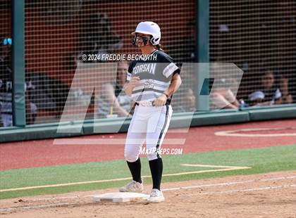 Thumbnail 3 in Beckville vs. Forsan (UIL 2A Softball Semifinal) photogallery.
