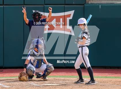 Thumbnail 2 in Beckville vs. Forsan (UIL 2A Softball Semifinal) photogallery.