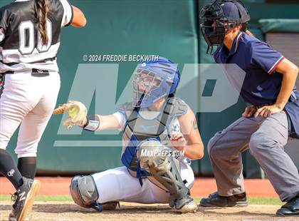 Thumbnail 3 in Beckville vs. Forsan (UIL 2A Softball Semifinal) photogallery.