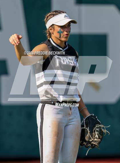 Thumbnail 3 in Beckville vs. Forsan (UIL 2A Softball Semifinal) photogallery.