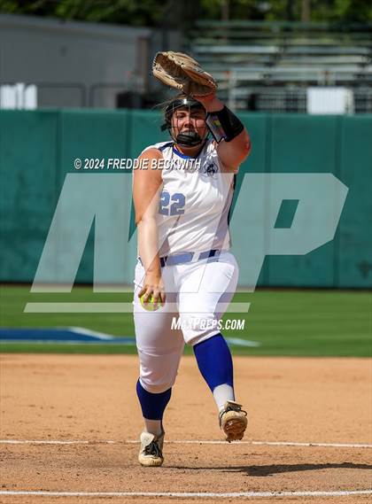 Thumbnail 3 in Beckville vs. Forsan (UIL 2A Softball Semifinal) photogallery.