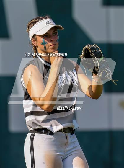 Thumbnail 2 in Beckville vs. Forsan (UIL 2A Softball Semifinal) photogallery.