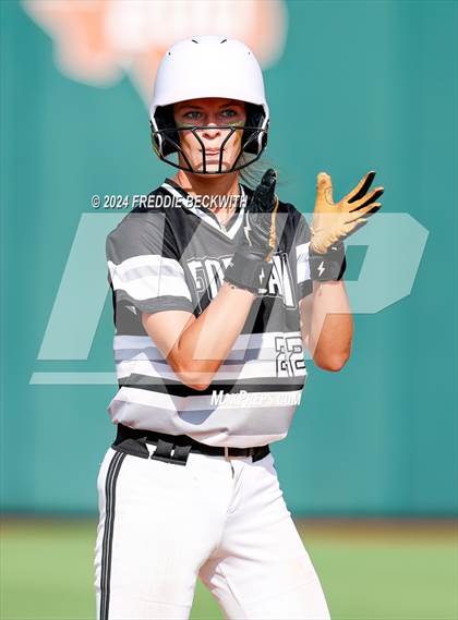 Thumbnail 2 in Beckville vs. Forsan (UIL 2A Softball Semifinal) photogallery.