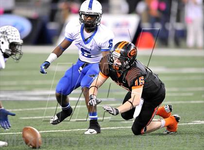 Thumbnail 2 in Gilmer vs. Navasota (UIL  3A Division 2 Final) photogallery.