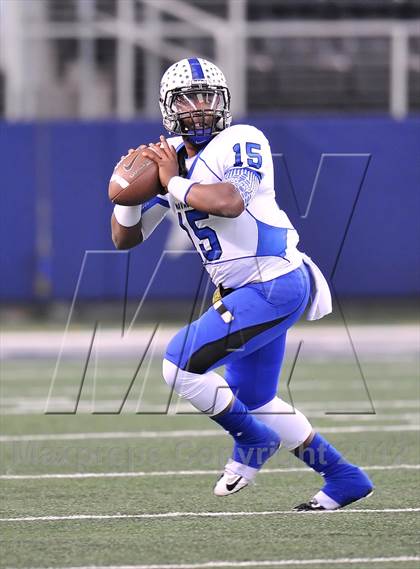Thumbnail 3 in Gilmer vs. Navasota (UIL  3A Division 2 Final) photogallery.