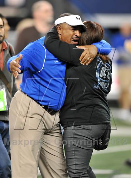 Thumbnail 1 in Gilmer vs. Navasota (UIL  3A Division 2 Final) photogallery.