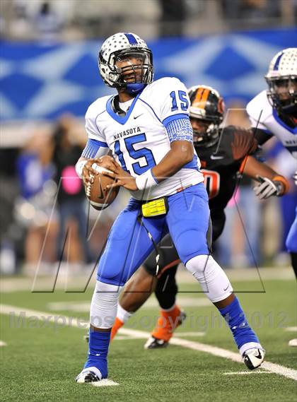 Thumbnail 3 in Gilmer vs. Navasota (UIL  3A Division 2 Final) photogallery.