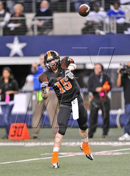 Thumbnail 3 in Gilmer vs. Navasota (UIL  3A Division 2 Final) photogallery.