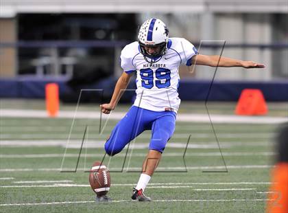 Thumbnail 2 in Gilmer vs. Navasota (UIL  3A Division 2 Final) photogallery.