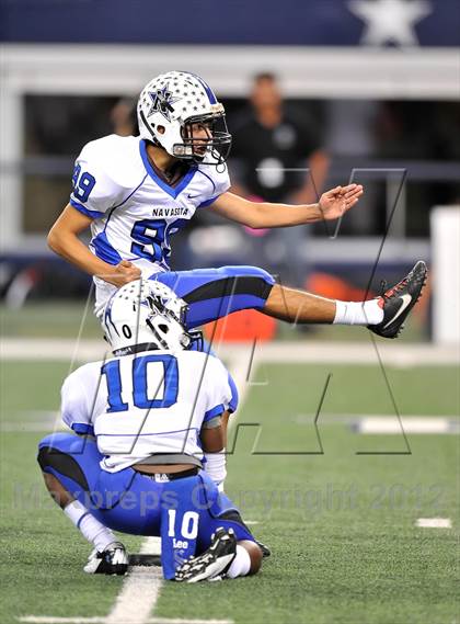 Thumbnail 3 in Gilmer vs. Navasota (UIL  3A Division 2 Final) photogallery.