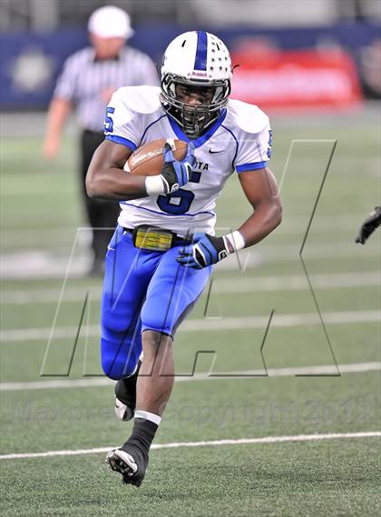 Thumbnail 2 in Gilmer vs. Navasota (UIL  3A Division 2 Final) photogallery.