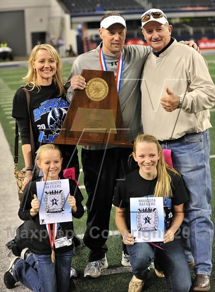 Thumbnail 2 in Gilmer vs. Navasota (UIL  3A Division 2 Final) photogallery.