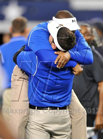 Thumbnail 1 in Gilmer vs. Navasota (UIL  3A Division 2 Final) photogallery.