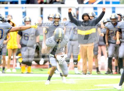 Thumbnail 3 in Belleville East @ O'Fallon photogallery.