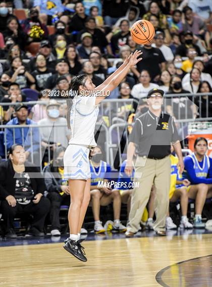 Thumbnail 2 in Alchesay vs Window Rock (AIA 3A Semifinal) photogallery.