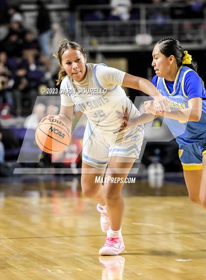 Thumbnail 2 in Alchesay vs Window Rock (AIA 3A Semifinal) photogallery.