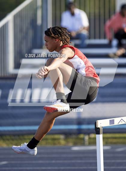 Thumbnail 2 in Bob Hayes Invitational (400m Hurdles) photogallery.