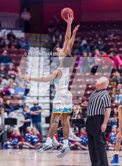 Thumbnail 1 in Rocky Hill vs. Kolbe-Cathedral (CIAC D4 Final) photogallery.