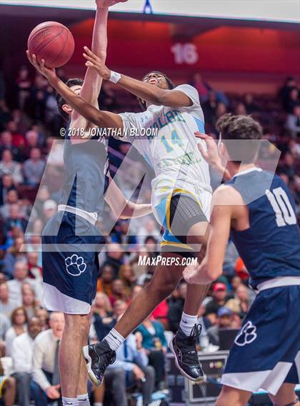 Thumbnail 1 in Rocky Hill vs. Kolbe-Cathedral (CIAC D4 Final) photogallery.