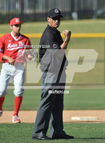 Thumbnail 3 in Dana Hills vs. Mater Dei (Game 1) photogallery.
