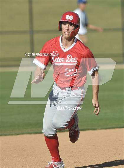 Thumbnail 3 in Dana Hills vs. Mater Dei (Game 1) photogallery.