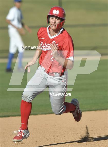 Thumbnail 2 in Dana Hills vs. Mater Dei (Game 1) photogallery.