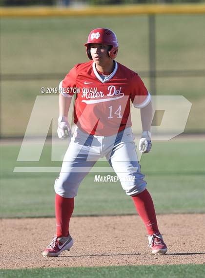 Thumbnail 3 in Dana Hills vs. Mater Dei (Game 1) photogallery.