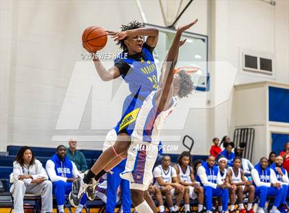 Thumbnail 2 in Simeon vs Duncanville photogallery.