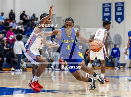 Thumbnail 2 in Simeon vs Duncanville photogallery.