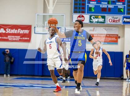 Thumbnail 3 in Simeon vs Duncanville photogallery.