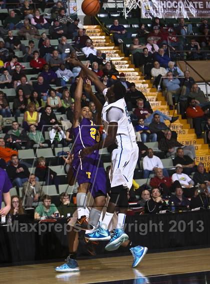 Thumbnail 2 in Bishop Kearney vs. Troy (NYSPHSAA Class AA Semifinal) photogallery.