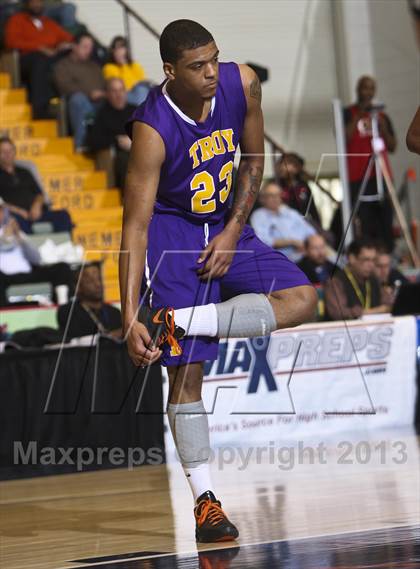 Thumbnail 2 in Bishop Kearney vs. Troy (NYSPHSAA Class AA Semifinal) photogallery.