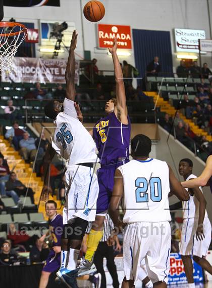 Thumbnail 1 in Bishop Kearney vs. Troy (NYSPHSAA Class AA Semifinal) photogallery.