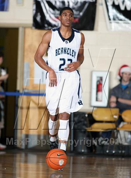 Thumbnail 2 in Port Charlotte vs. Berkeley Prep (City of Palms Classic) photogallery.