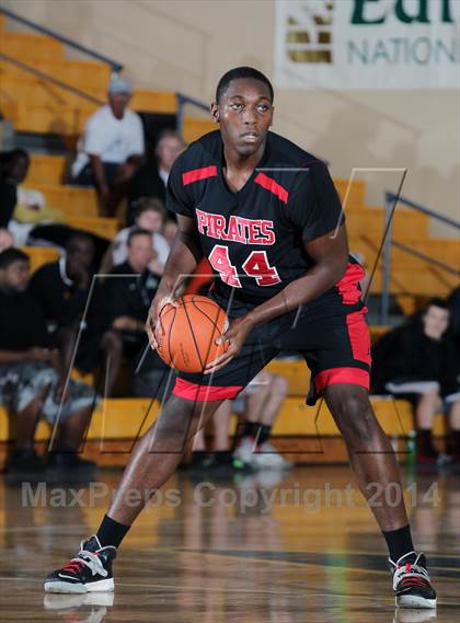 Thumbnail 1 in Port Charlotte vs. Berkeley Prep (City of Palms Classic) photogallery.