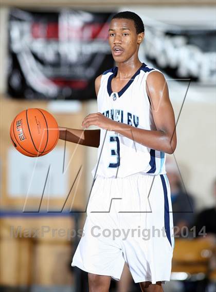 Thumbnail 2 in Port Charlotte vs. Berkeley Prep (City of Palms Classic) photogallery.