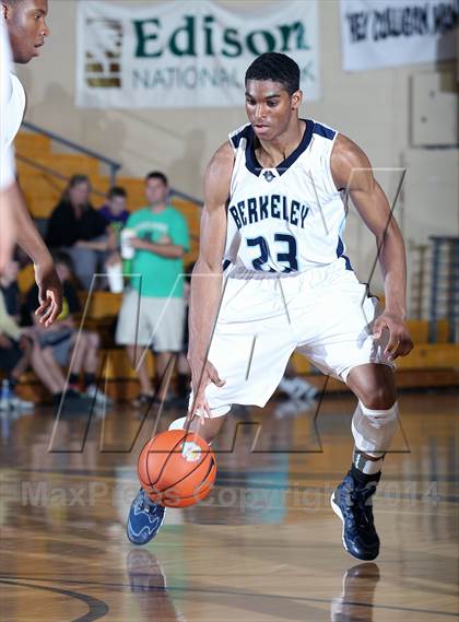 Thumbnail 1 in Port Charlotte vs. Berkeley Prep (City of Palms Classic) photogallery.