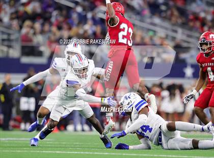 Thumbnail 1 in North Shore vs. Duncanville (UIL Football 6A D1 Finals) photogallery.