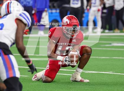Thumbnail 1 in North Shore vs. Duncanville (UIL Football 6A D1 Finals) photogallery.