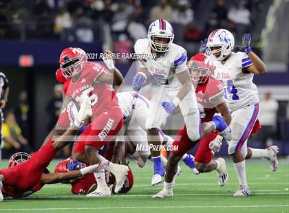 Thumbnail 3 in North Shore vs. Duncanville (UIL Football 6A D1 Finals) photogallery.