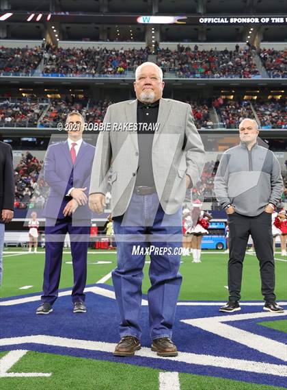 Thumbnail 2 in North Shore vs. Duncanville (UIL Football 6A D1 Finals) photogallery.