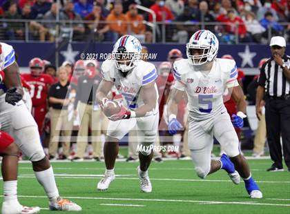 Thumbnail 3 in North Shore vs. Duncanville (UIL Football 6A D1 Finals) photogallery.