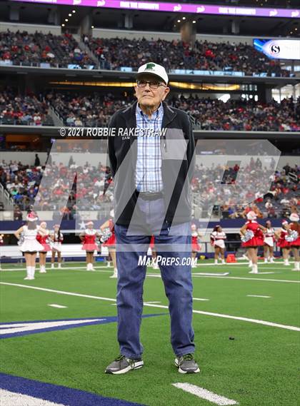 Thumbnail 2 in North Shore vs. Duncanville (UIL Football 6A D1 Finals) photogallery.