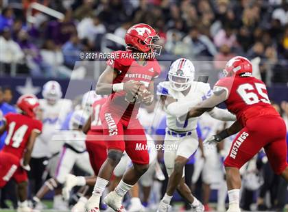 Thumbnail 3 in North Shore vs. Duncanville (UIL Football 6A D1 Finals) photogallery.